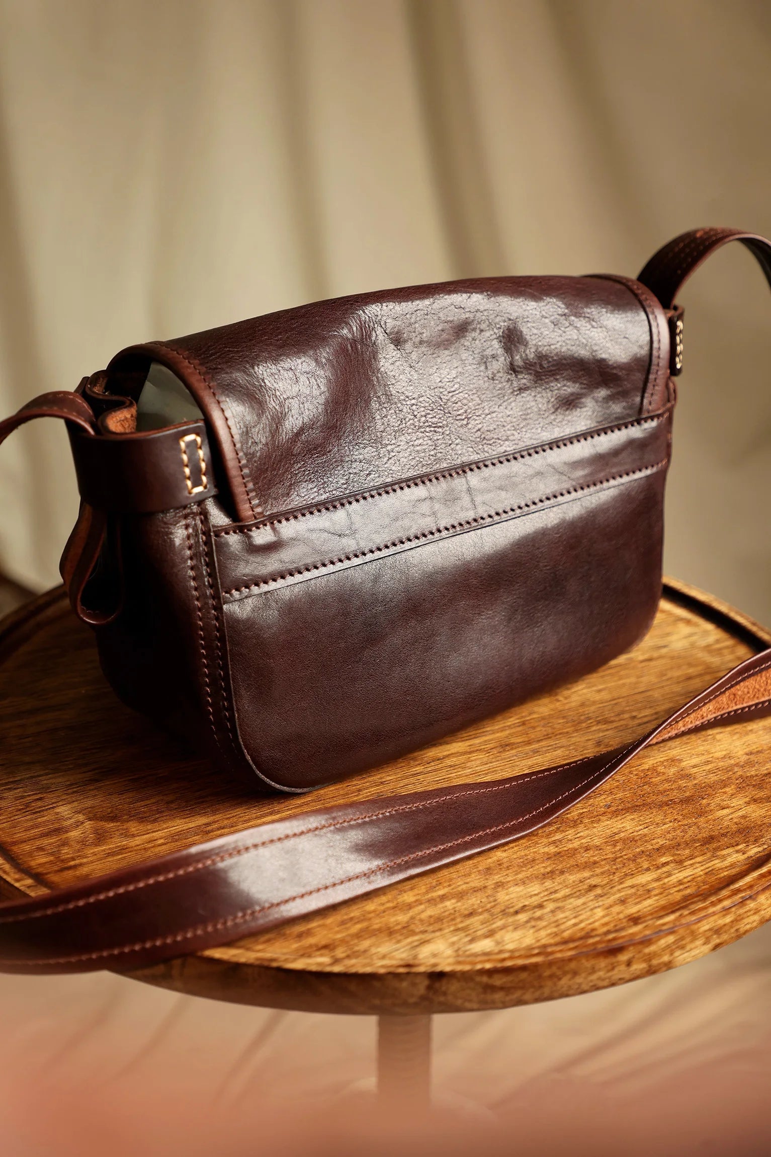Casual daily luxury vintage designer handmade genuine leather men's women's shoulder bag vegetable tanned cowhide crossbody bag