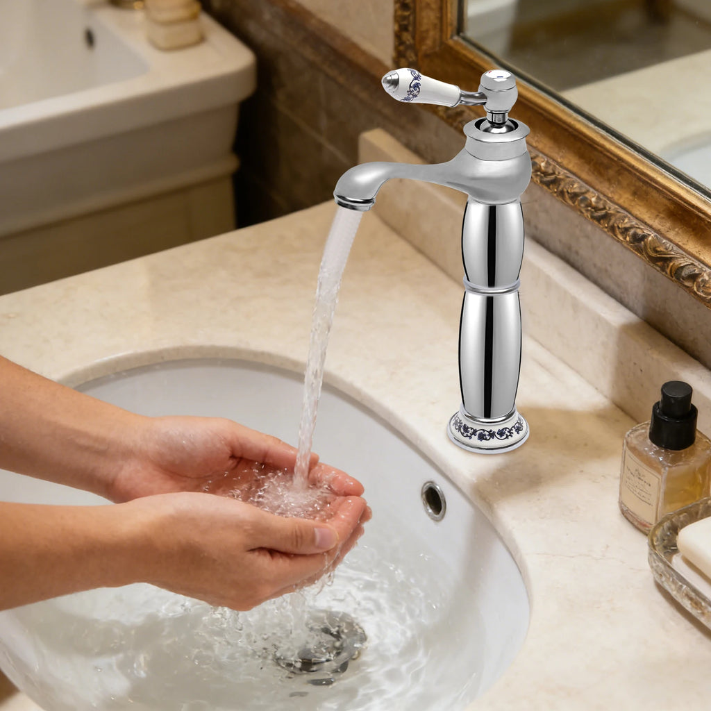 Solid Brass Silver Single-Handle Bathroom Faucet, Chrome-Plated Modern Deck Mount Basin Tap, 0.5-0.7MPa High-Pressure Cold/Hot Water Mixer