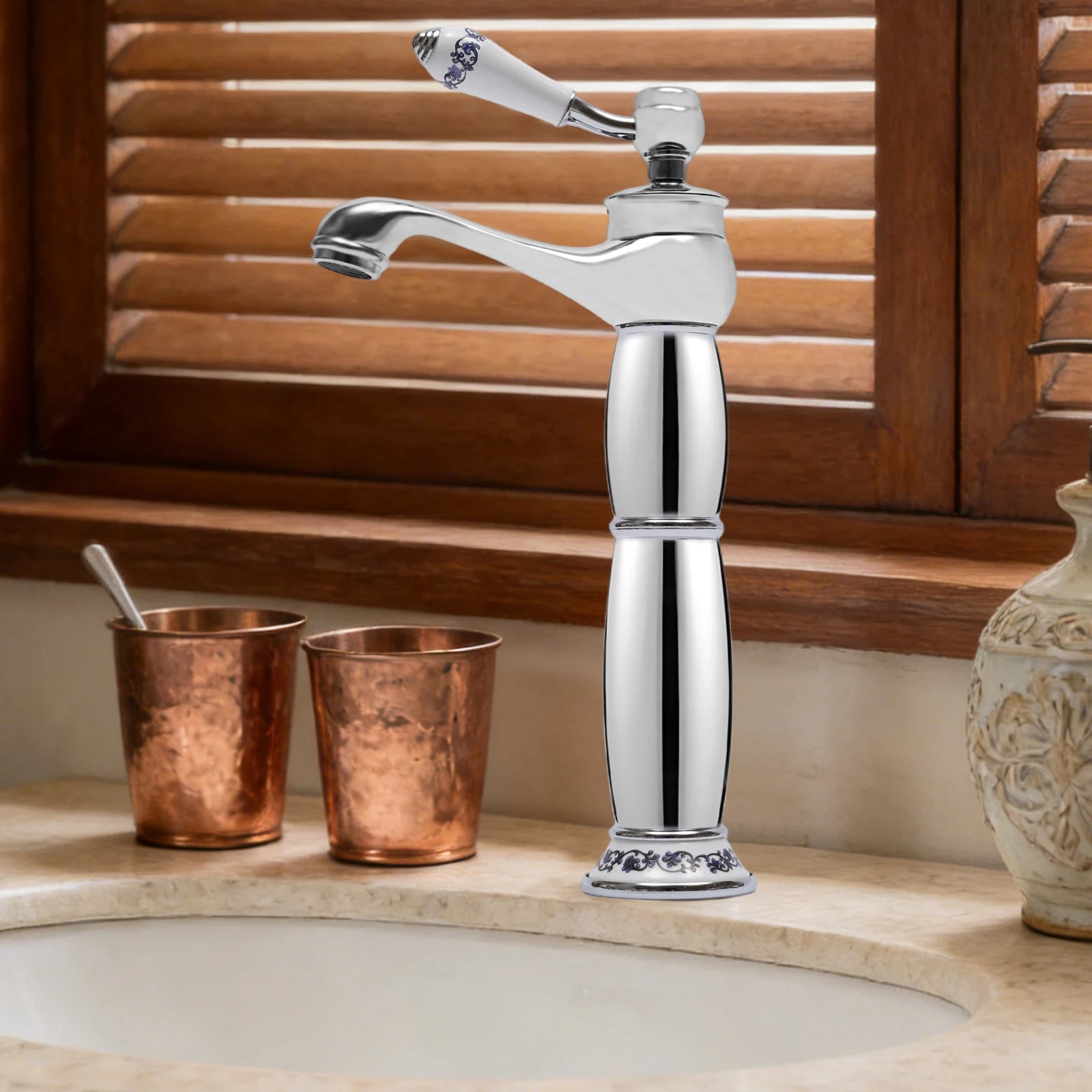 Solid Brass Silver Single-Handle Bathroom Faucet, Chrome-Plated Modern Deck Mount Basin Tap, 0.5-0.7MPa High-Pressure Cold/Hot Water Mixer