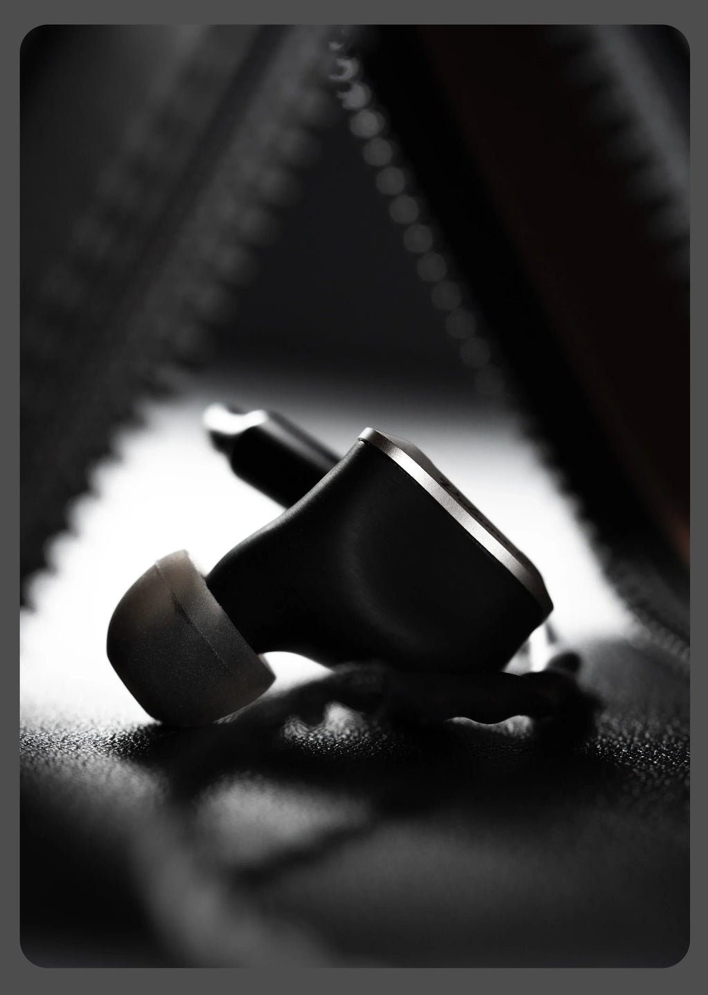 Softears Volume Hybrid Quad-Driver IEMs Black | Tidesmit Tidesmit