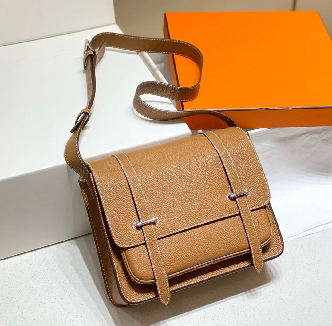 Leather Shoulder Bag Men's Retro Style Sewn with Wax Thread Top Layer Cowhide Single Shoulder Bag for Daily Use