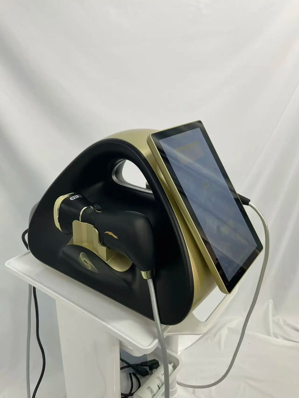 Tidesmit 22D MAX HIFU beauty equipment for facial tightening and fat reduction, side profile view of model 26