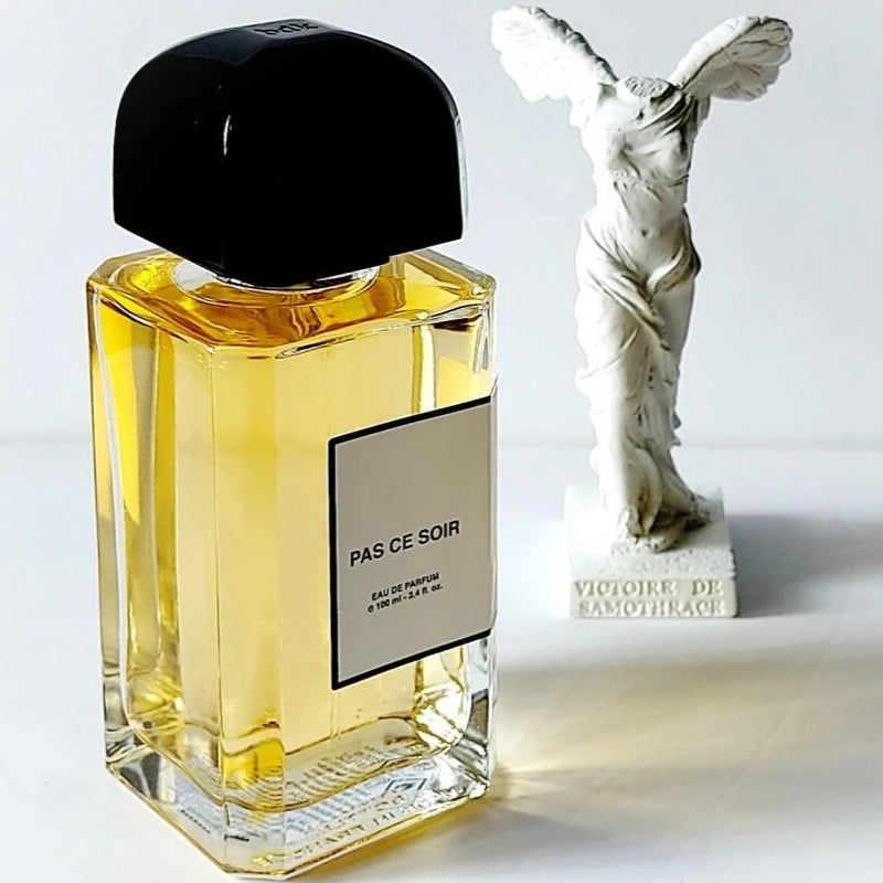 Tidesmit 100ml long lasting body spray with cherry pink pepper, black vanilla, tonka bean, and amber fragrance.