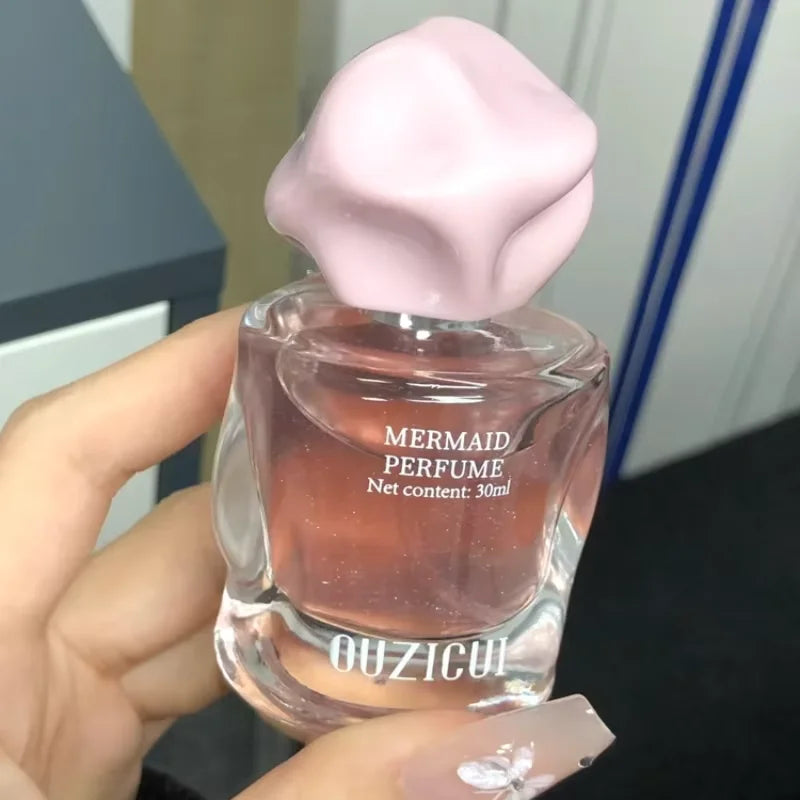Tidesmit Romantic floral and fruity Eau de Toilette with fresh freesia and grapefruit scent for long-lasting wear.