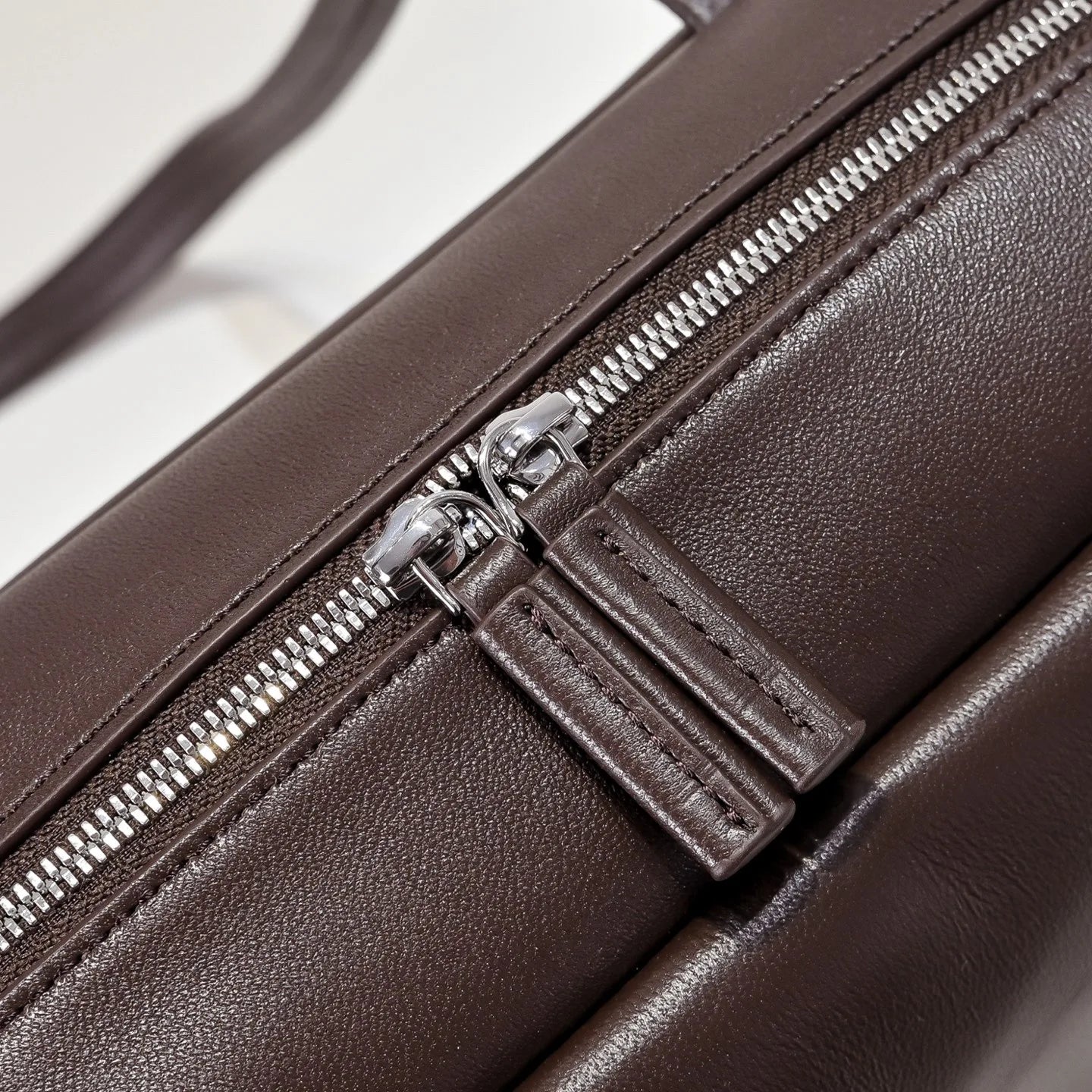 New  sheepskin bowling bag for autumn and winter 2025, high-quality long handled shoulder bag, sheepskin handbag