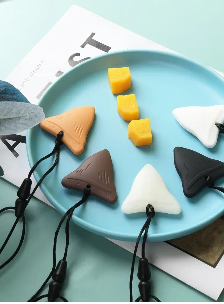 Kids Sensory Chew Necklace Brick Chewy Kids Silicone Triangle Fangs Toys Silicone Teeth for Children with Autism