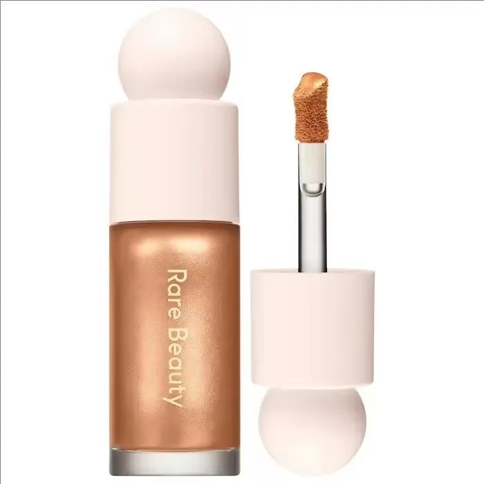 Tidesmit liquid highlighter and bronzer contouring cream shimmer texture close-up for radiant face makeup