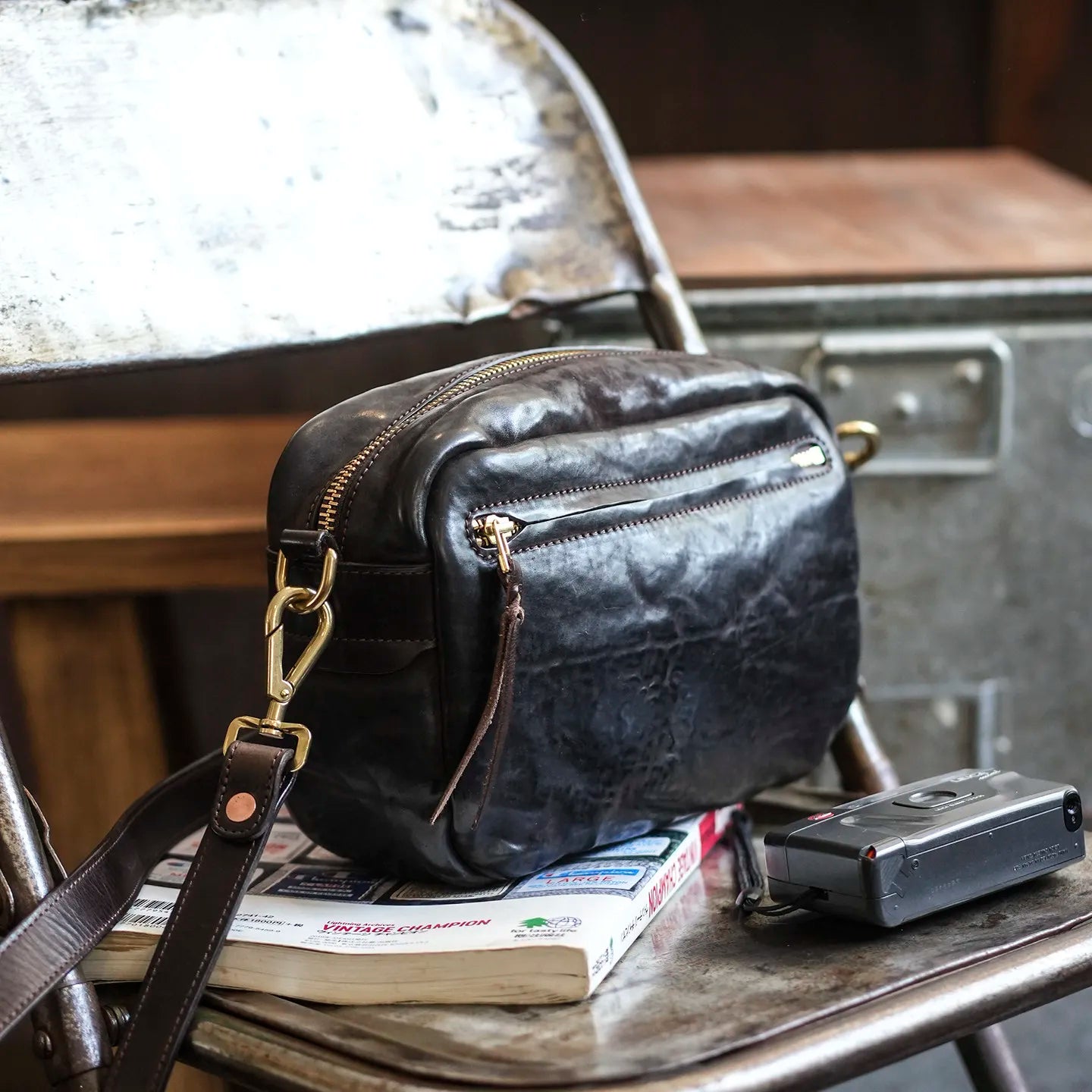 casual luxury padded genuine leather men's crossbody bag fashion vintage designer handmade real cow leather shoulder bag