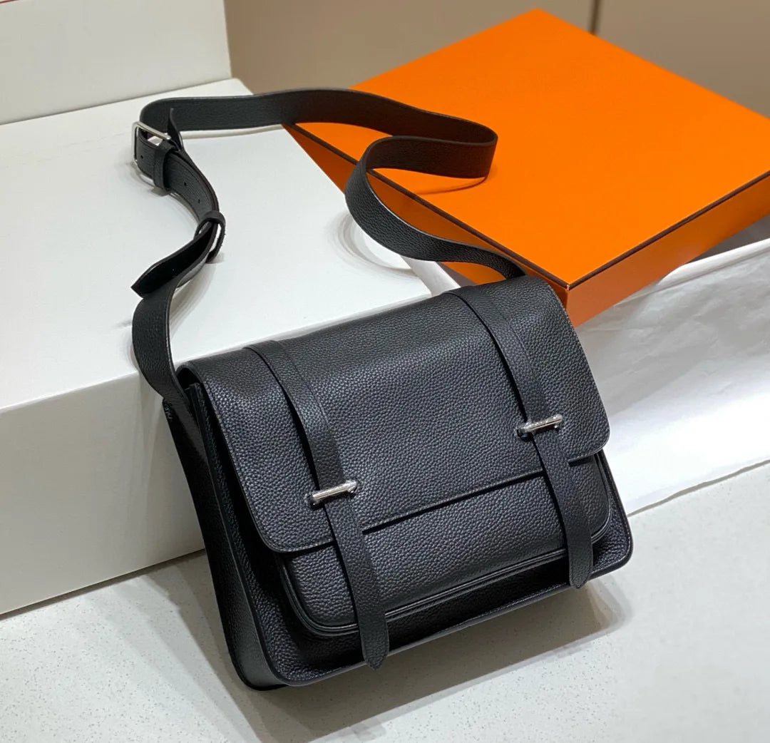 Leather Shoulder Bag Men's Retro Style Sewn with Wax Thread Top Layer Cowhide Single Shoulder Bag for Daily Use