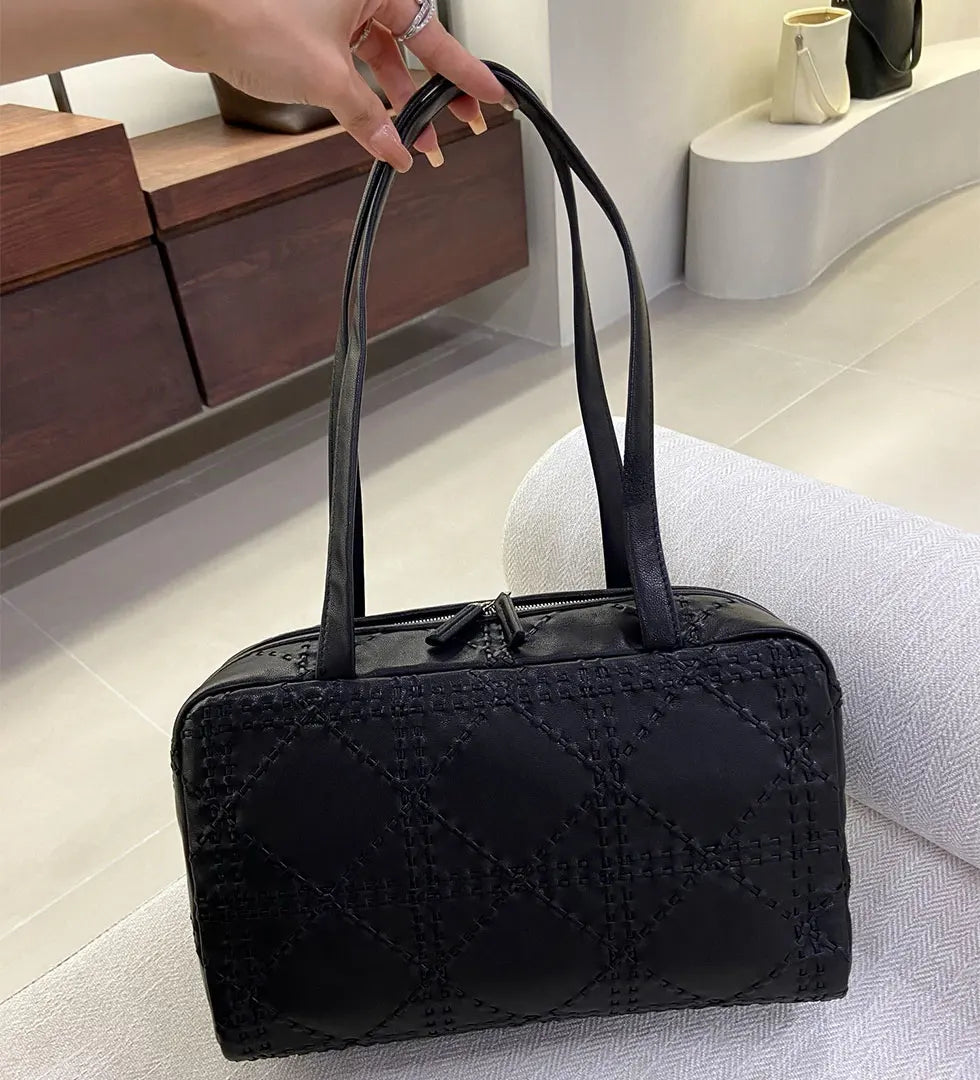 2025 autumn and winter new leather totem handmade bowling bag sheepskin shoulder bag high-quality sheepskin crossbody bag