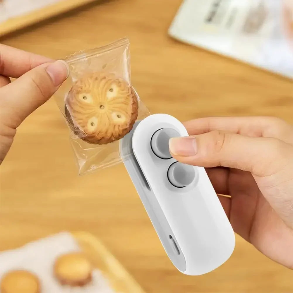 USB Portable Mini Sealer for Snacks Home Use Rechargeable Vacuum Sealer Handheld Food Plastic Packaging Heat Sealer