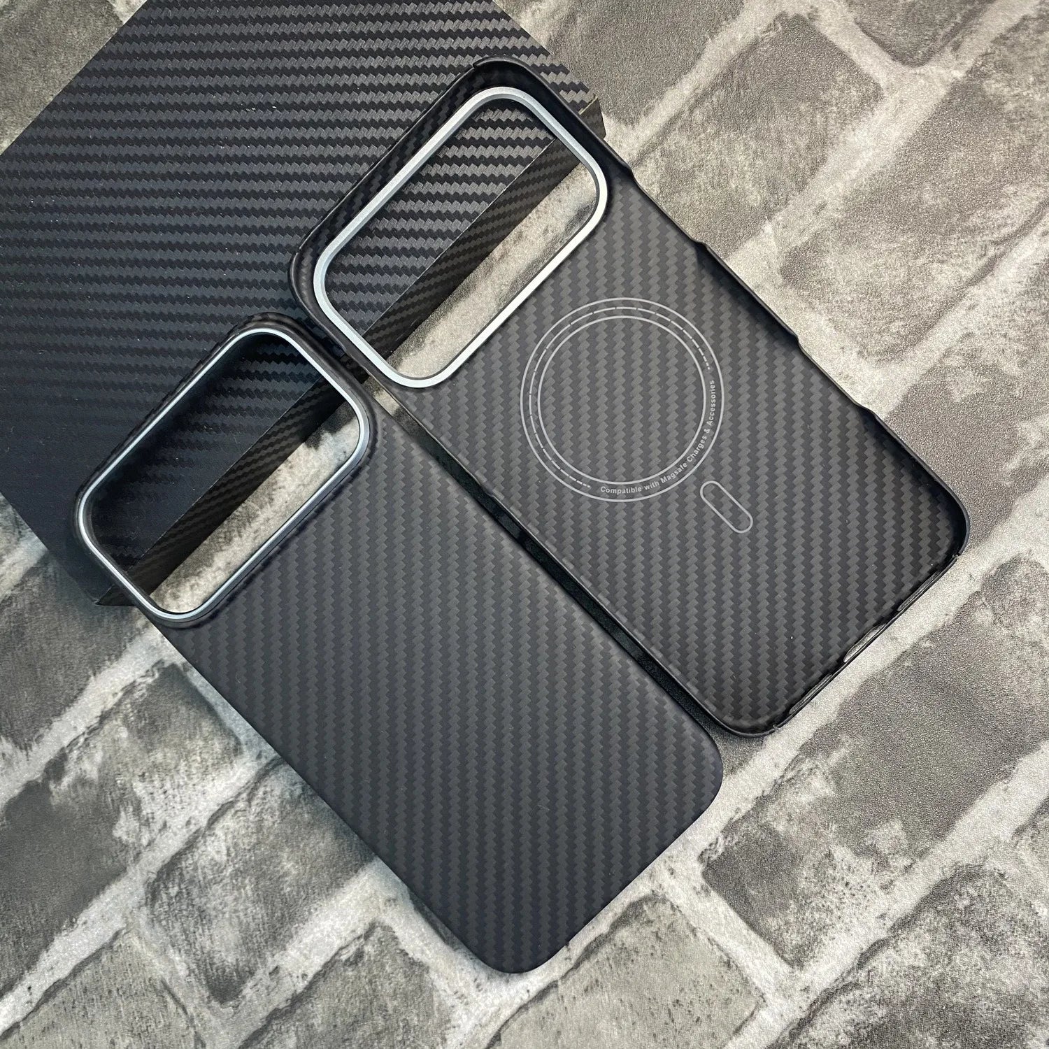 iPhone 17 Pro Max Aramid Fiber Case | Slim Shock-Absorbing Cover Black and Gray1500DM Tidesmit