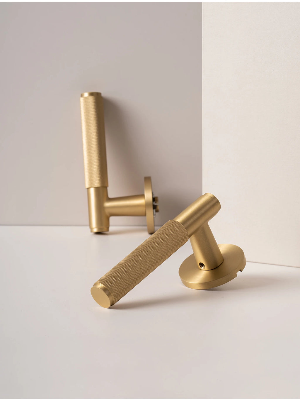 DOOROOM Brass Door Lock Set Modern Knurled Matte Brushed Copper Interior Door Lock Decorative Lock Privacy Lock Passage Lock