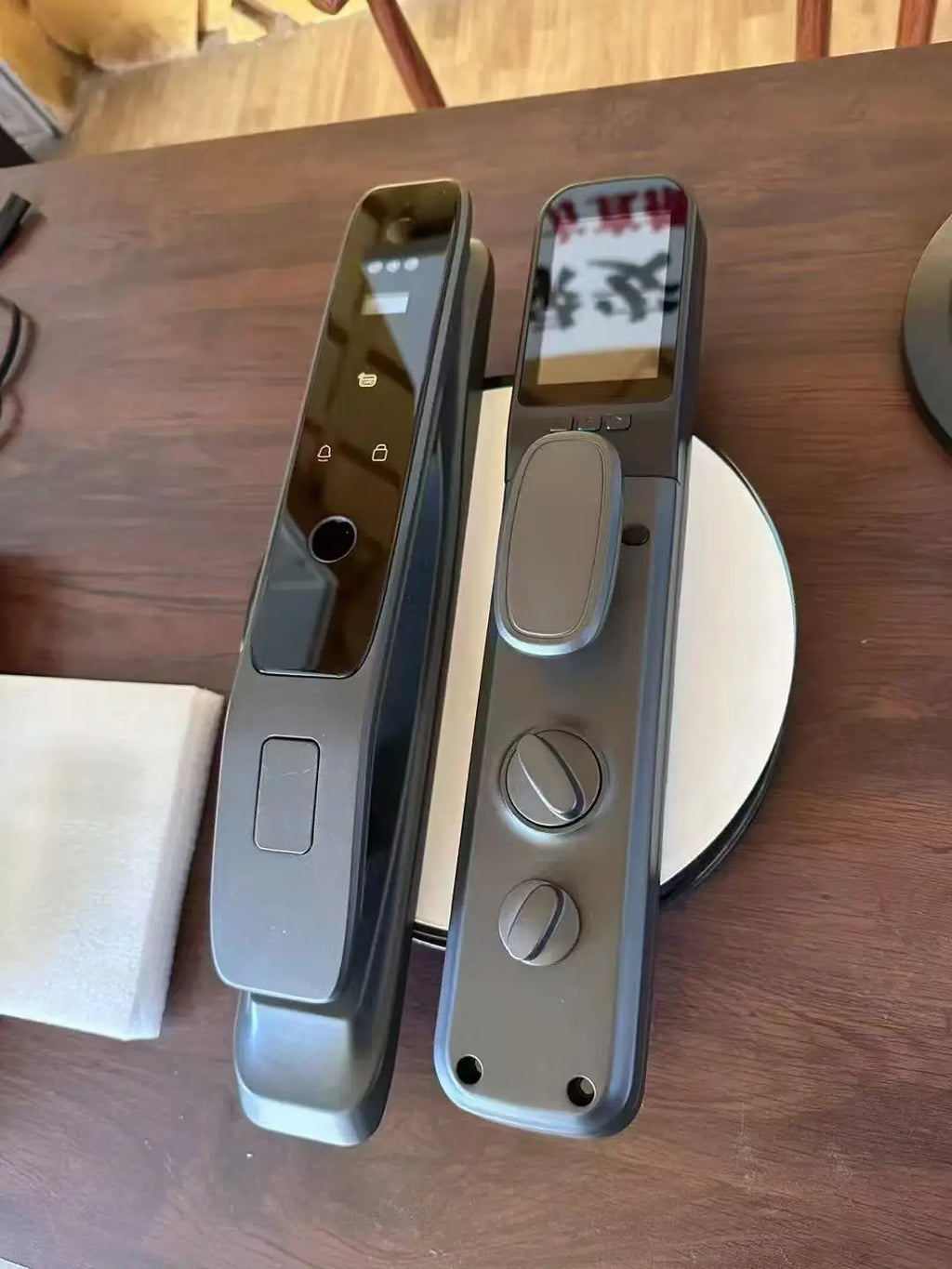 High End Active Monitoring Active Video Intercom Talking WiFi Tuya Smart Door Lock With Camera And Monitor