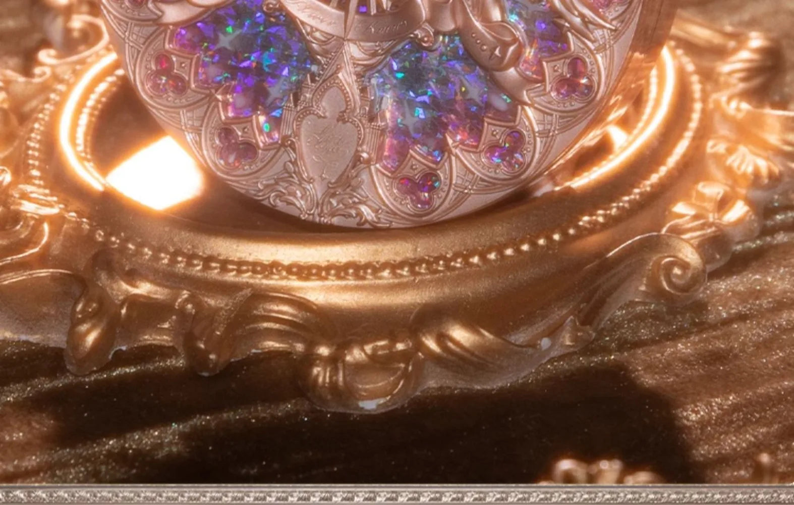 Tidesmit Flower Knows Little Angel relief highlight face powder texture close-up for radiant makeup contour finish