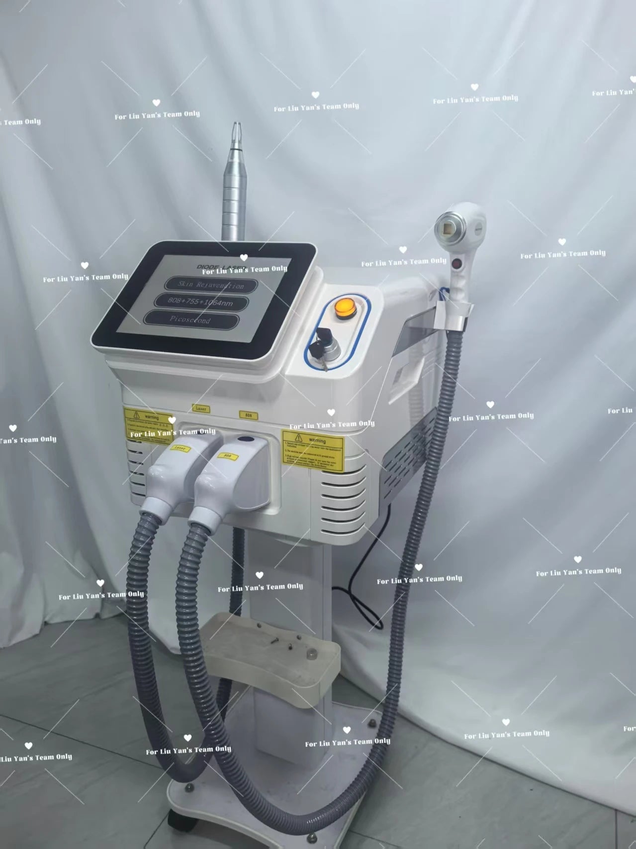 Tidesmit 2-in-1 Diode and Picosecond laser machine for professional tattoo removal and skin rejuvenation angle view