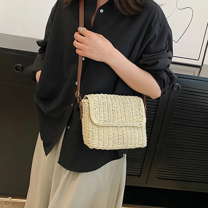 Fashion Women Weave Straw Shoulder Bag Raffia Messenger Bag New Trendy Vintage Crossbody Bag for Summer Straw Beach Bag