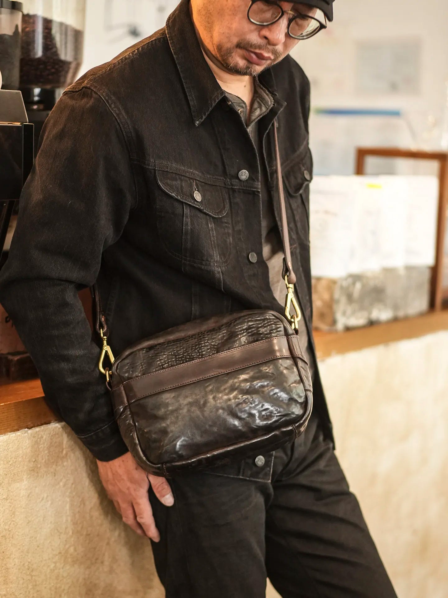casual luxury padded genuine leather men's crossbody bag fashion vintage designer handmade real cow leather shoulder bag