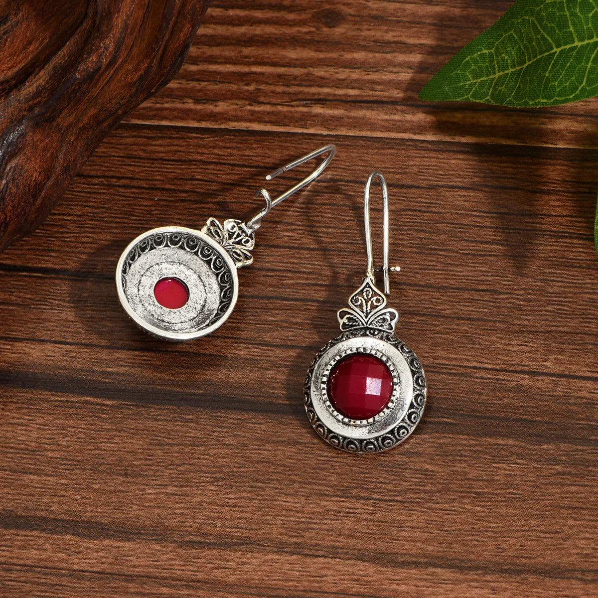 Retro Round Inlaid Redstone Earrings With Geometric Creativity Silver women's Jewelry Pendant Earrings