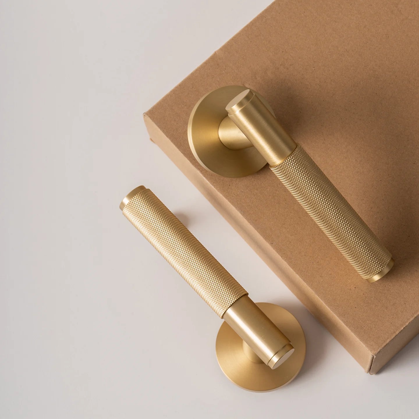 DOOROOM Brass Door Lock Set Modern Knurled Matte Brushed Copper Interior Door Lock Decorative Lock Privacy Lock Passage Lock