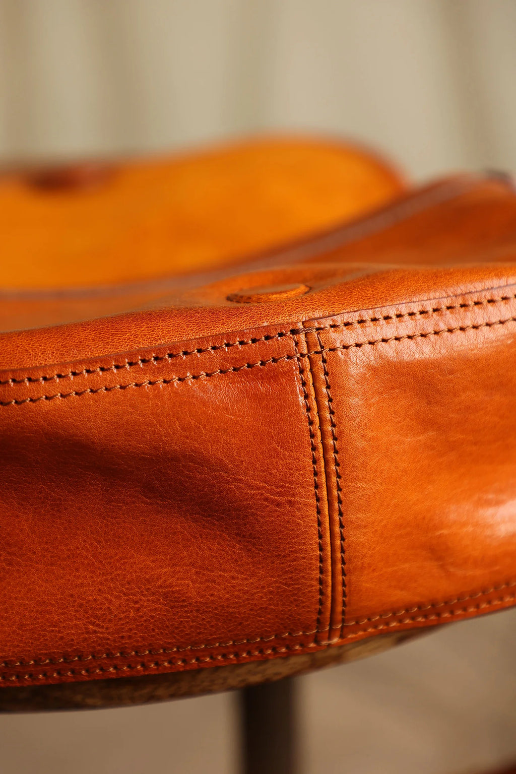 Casual daily luxury vintage designer handmade genuine leather men's women's shoulder bag vegetable tanned cowhide crossbody bag