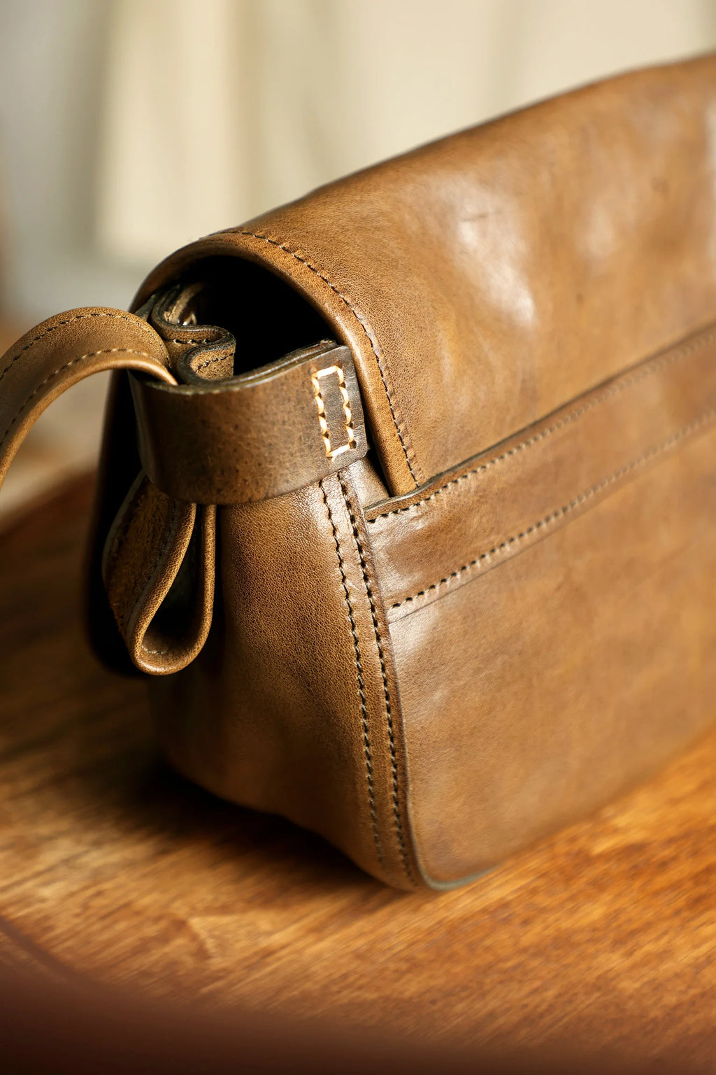Casual daily luxury vintage designer handmade genuine leather men's women's shoulder bag vegetable tanned cowhide crossbody bag