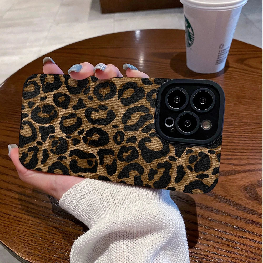 iPhone 15 Pro Max Leopard Case - Shock-Absorbing Silicone Cover Tidesmit