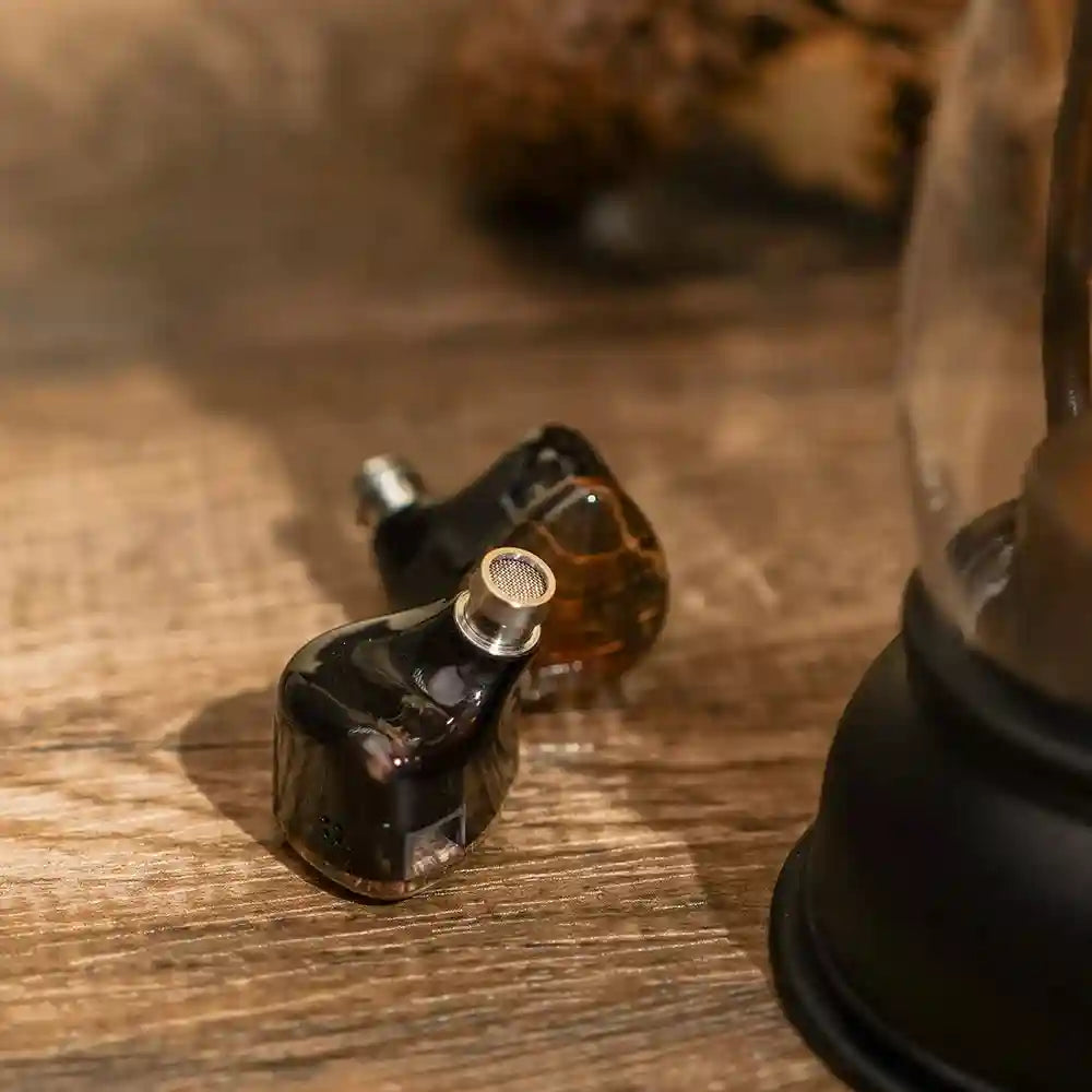DUNU x Gizaudio DaVinci Hybrid In-Ear Monitors - Studio Grade Audio Tidesmit