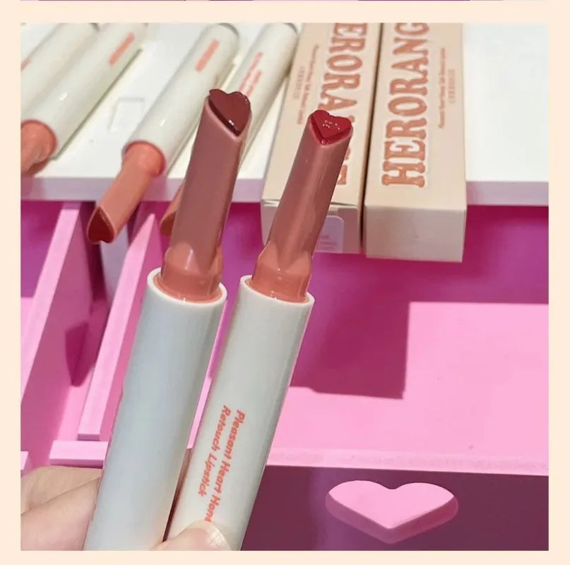 Heart-shaped mirror glass lip glaze lipstick pen in moisturizing jelly texture for a glossy Korean makeup look.