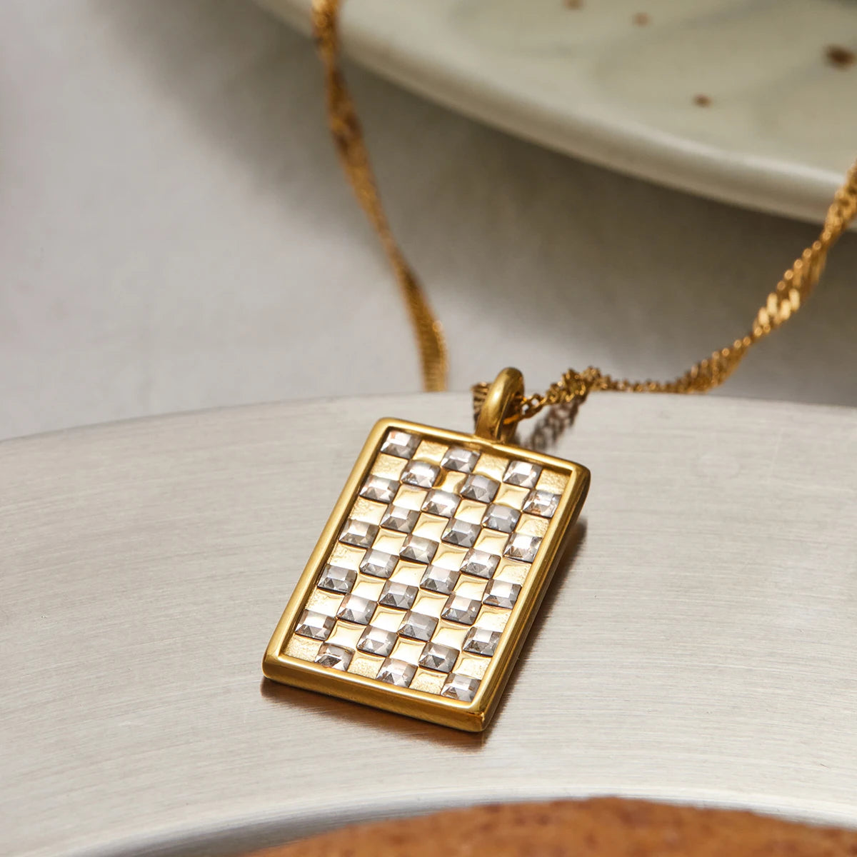 Yori New Arrival Handmade Summer Jewelry 18K PVD Plated Waterproof Statement Rectangular Pendant Necklace