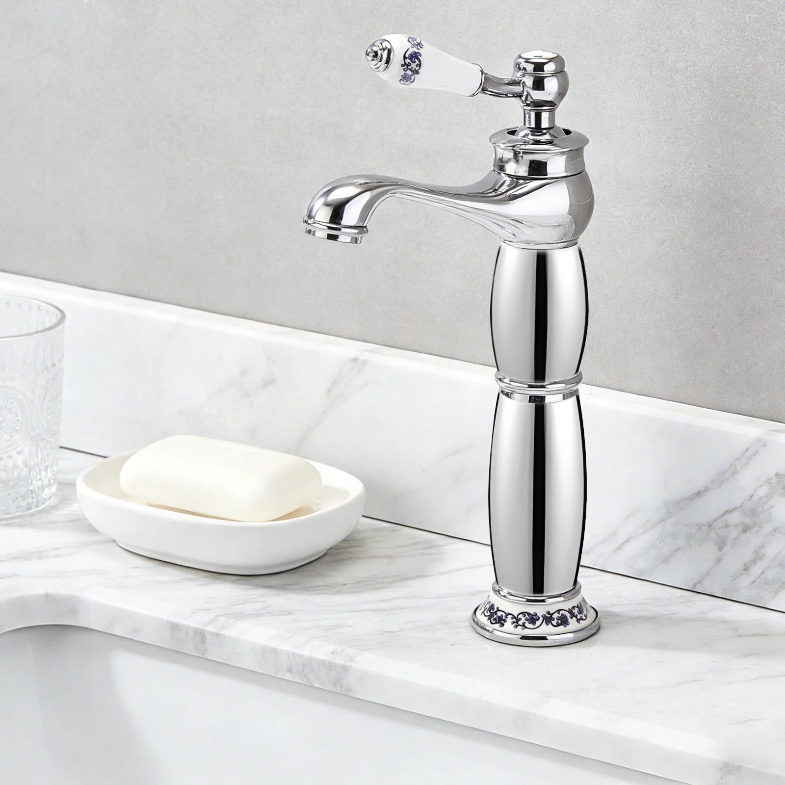 Solid Brass Silver Single-Handle Bathroom Faucet, Chrome-Plated Modern Deck Mount Basin Tap, 0.5-0.7MPa High-Pressure Cold/Hot Water Mixer