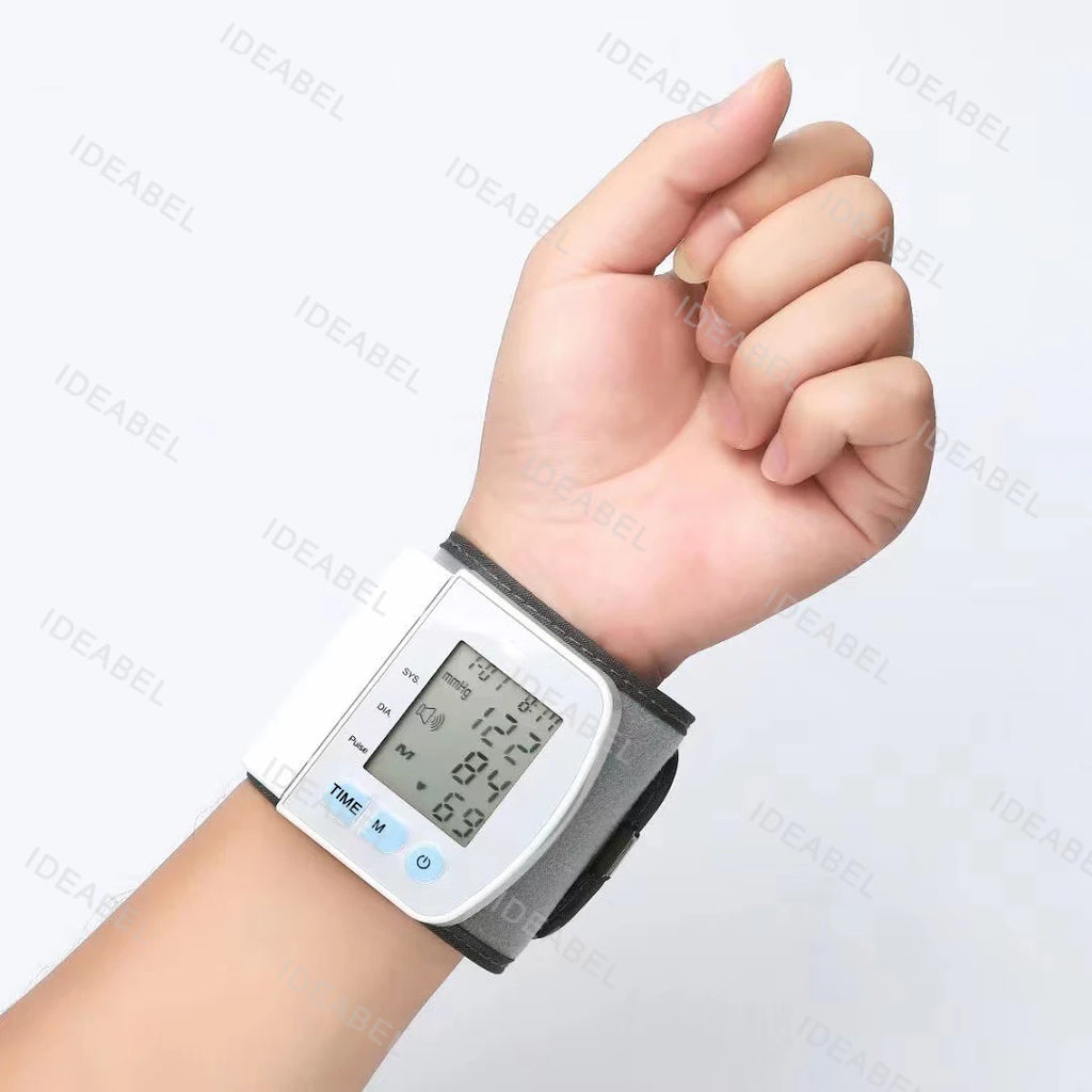Smart LCD Screen English Voice Broadcast Wrist Blood Pressure Monitor Digital Automatic BP Tonometer Heart Rate Sphygmomanometer