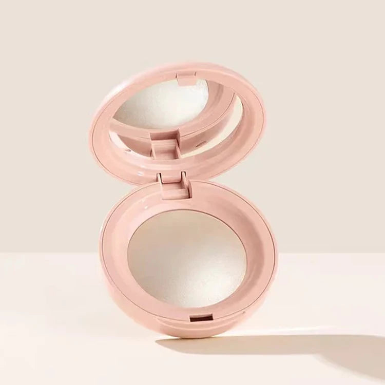 Tidesmit Soft Pinch liquid blusher and luminizer texture close-up for long lasting oil control face makeup