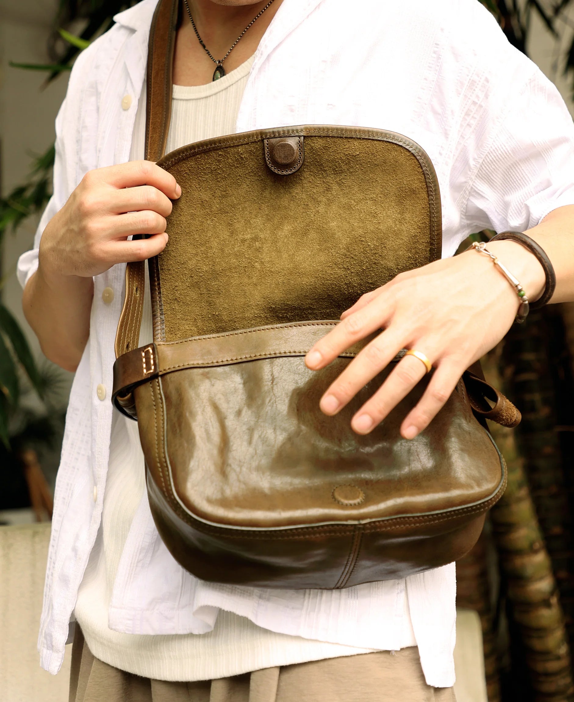 Casual daily luxury vintage designer handmade genuine leather men's women's shoulder bag vegetable tanned cowhide crossbody bag