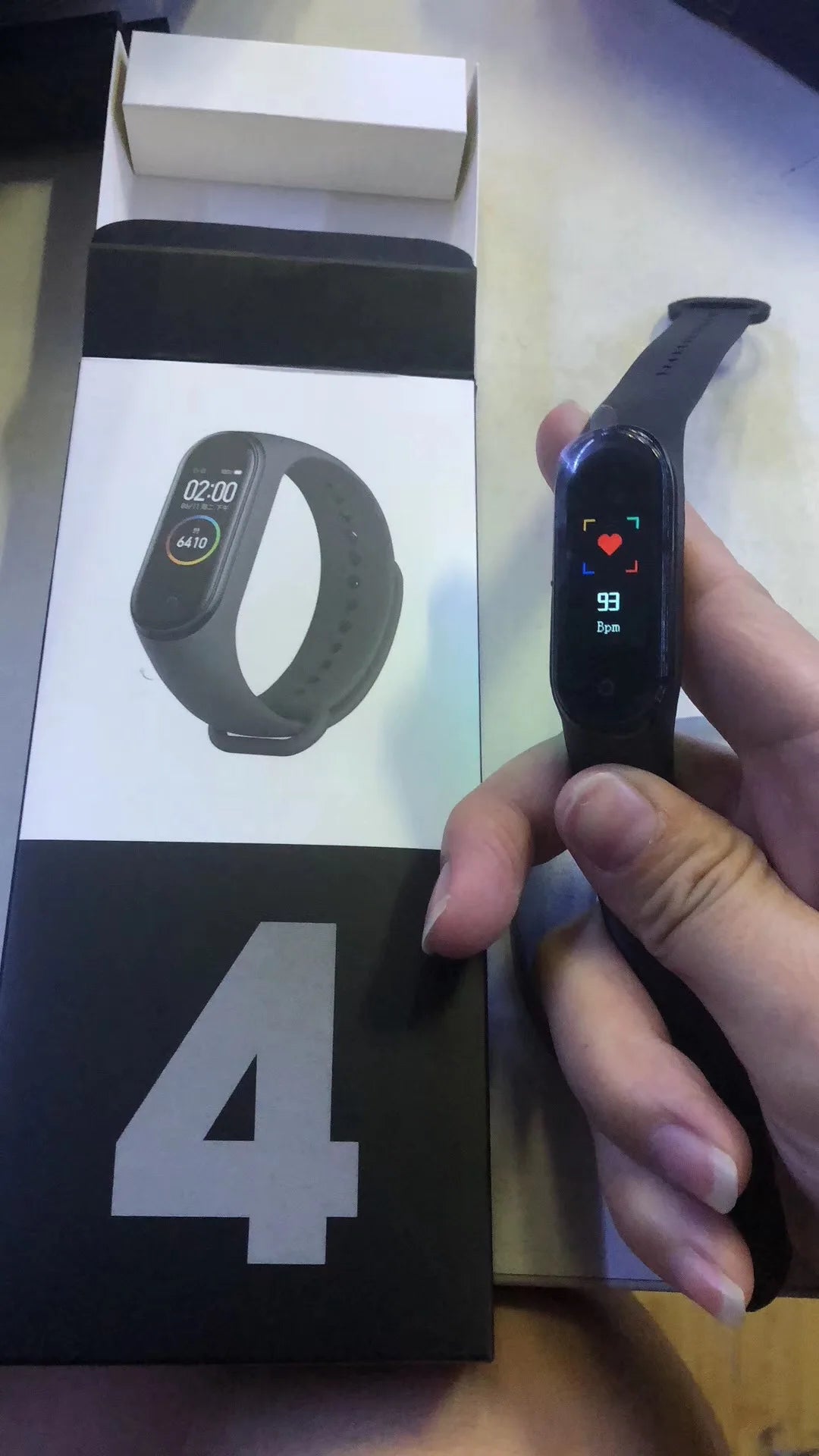 Bluetooth Exercise Step Counting, Information Reminder, Alarm Clock, Heart Rate, Sleep Health Monitoring, Gift M4 Smart Bracelet
