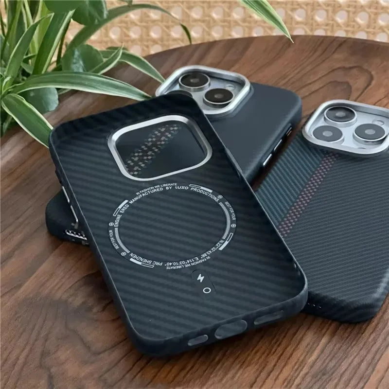iPhone 16 Pro Max MagSafe Case | Carbon Fiber Shock-Absorbing Cover Tidesmit