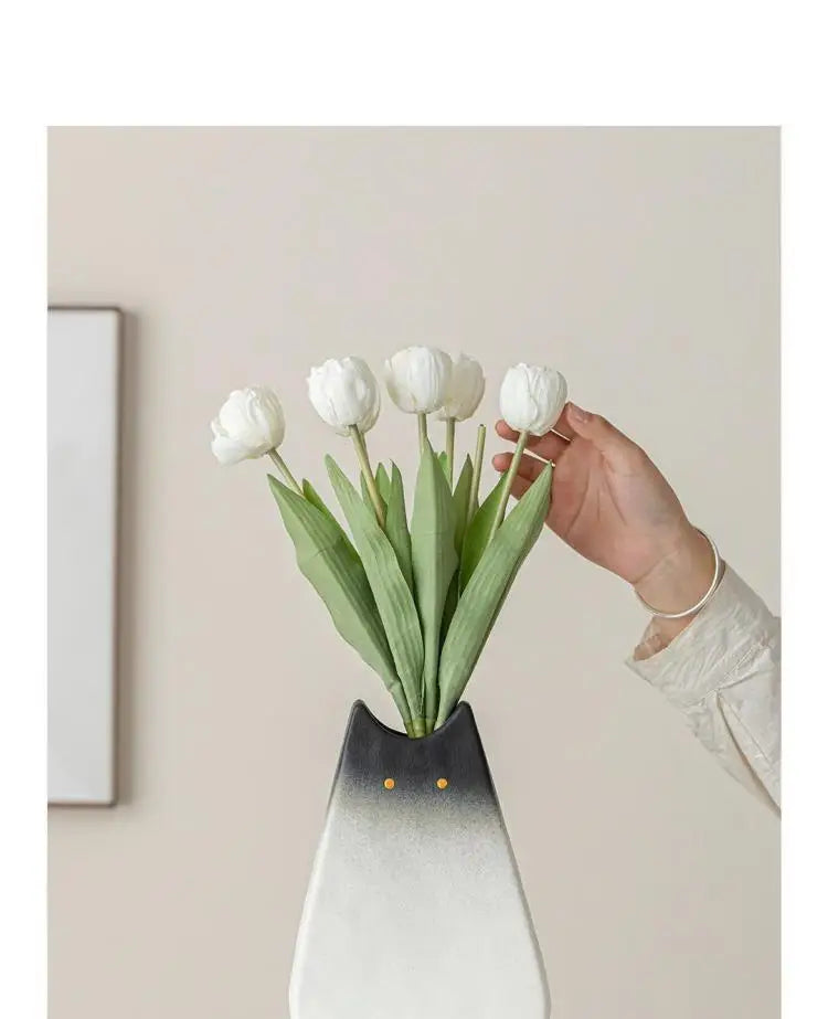 Cute cat-like ceramic vase, Nordic style, simple and cute, decoration for dried flower arrangement, hydroponic living room