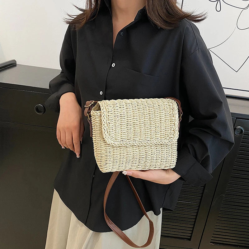 Fashion Women Weave Straw Shoulder Bag Raffia Messenger Bag New Trendy Vintage Crossbody Bag for Summer Straw Beach Bag