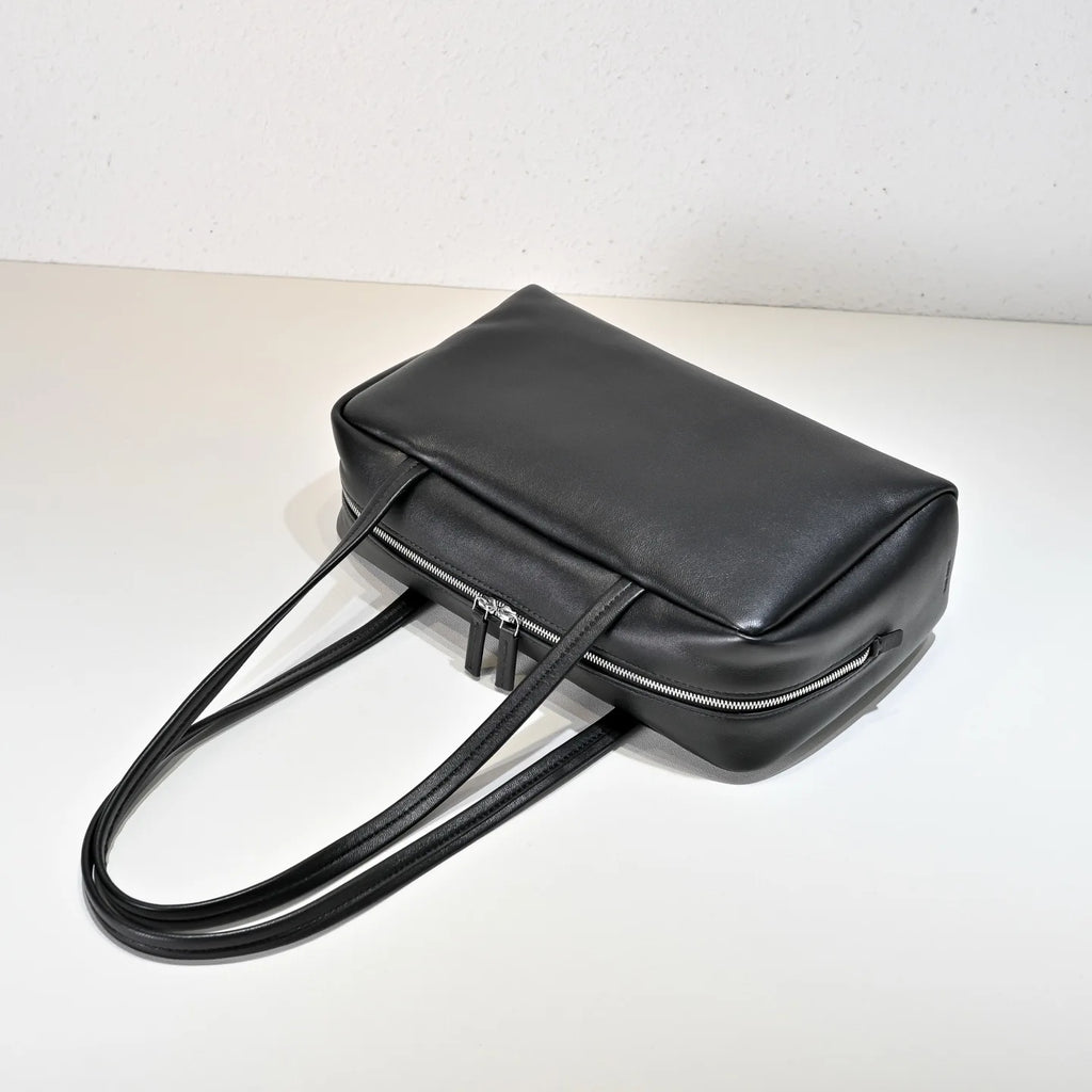 New  sheepskin bowling bag for autumn and winter 2025, high-quality long handled shoulder bag, sheepskin handbag
