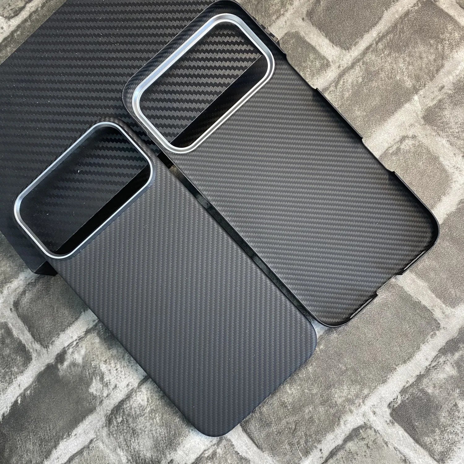 iPhone 17 Pro Max Aramid Fiber Case | Slim Shock-Absorbing Cover Black and Gray600DMe Tidesmit