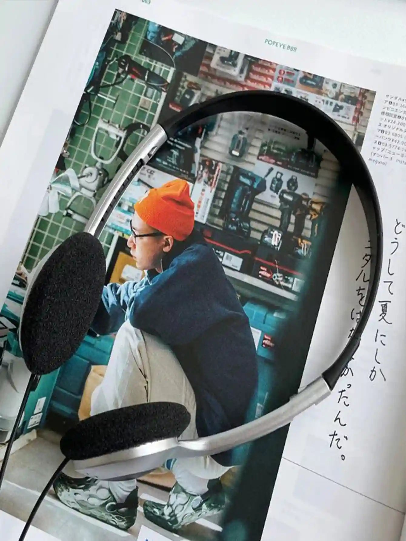 Retro Wired Headphones in Silver - Studio Comfort Over-Ear Design Tidesmit