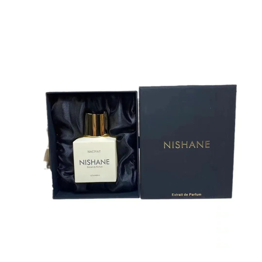 Nishane Hacivat Extrait de Parfum 100ml: Men’s luxury square glass bottle in black presentation gift box.