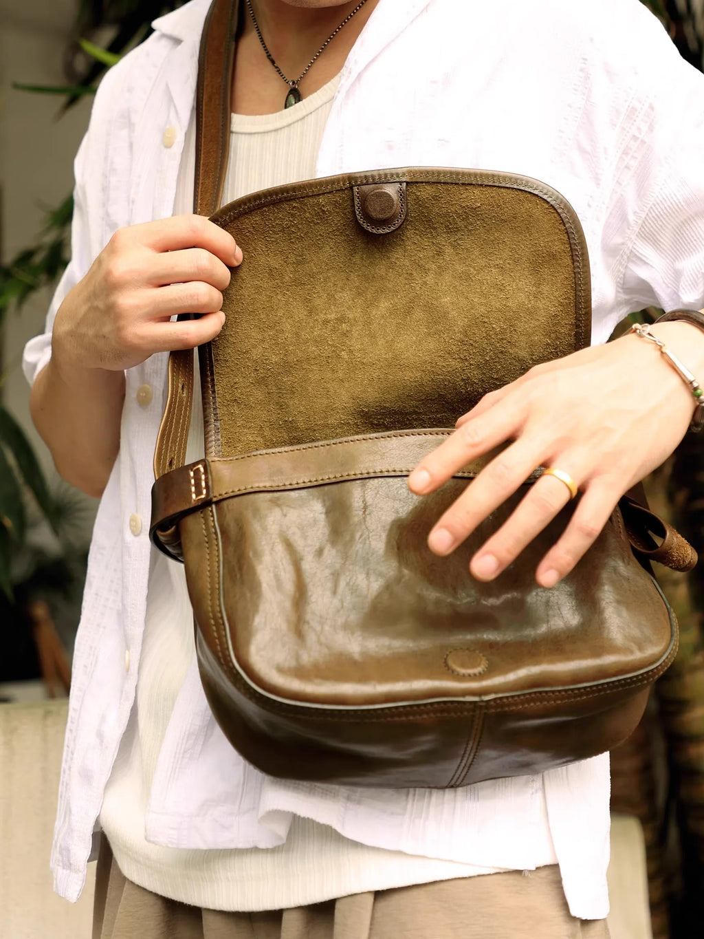 Casual daily luxury vintage designer handmade genuine leather men's women's shoulder bag vegetable tanned cowhide crossbody bag