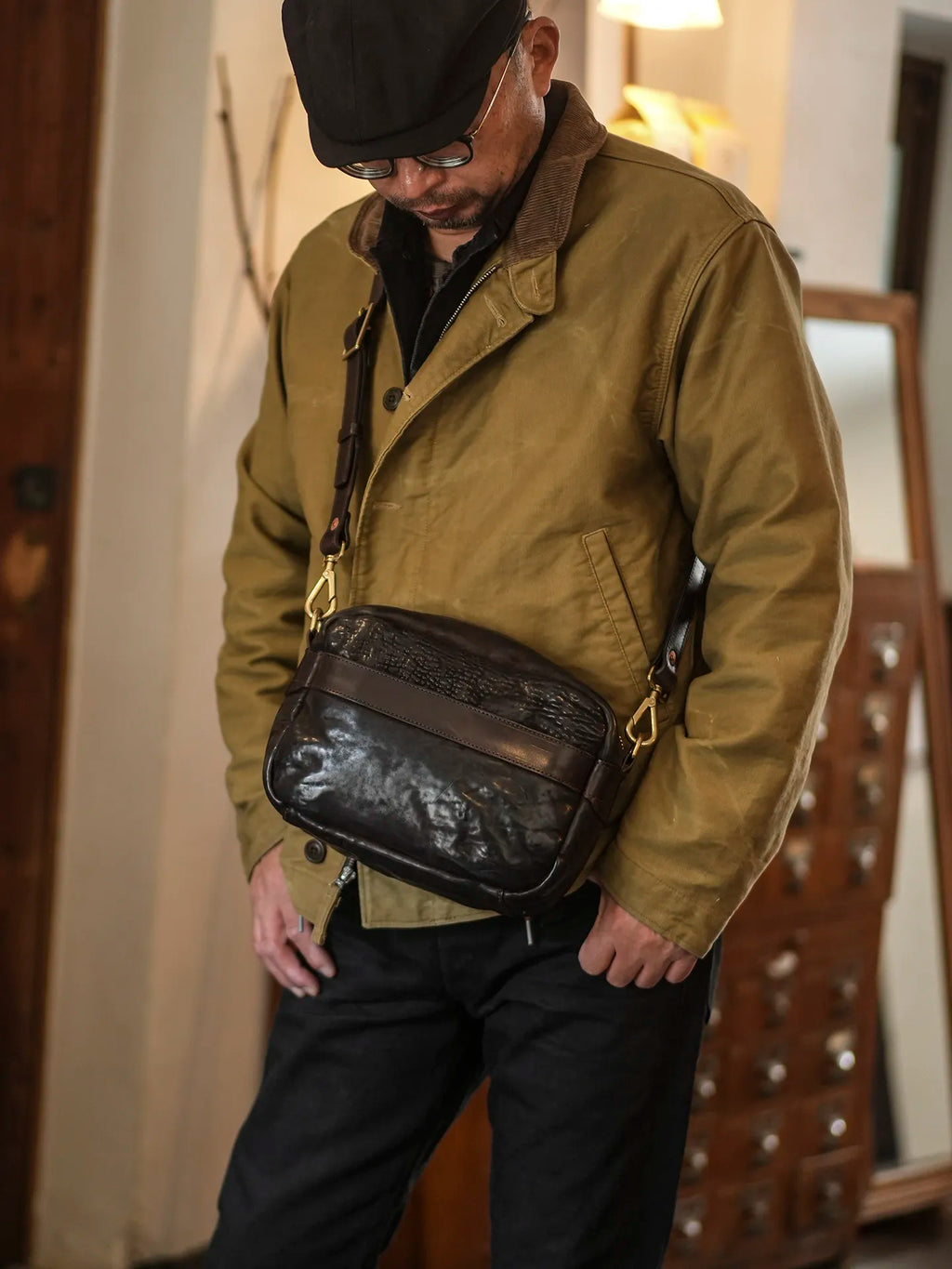 casual luxury padded genuine leather men's crossbody bag fashion vintage designer handmade real cow leather shoulder bag