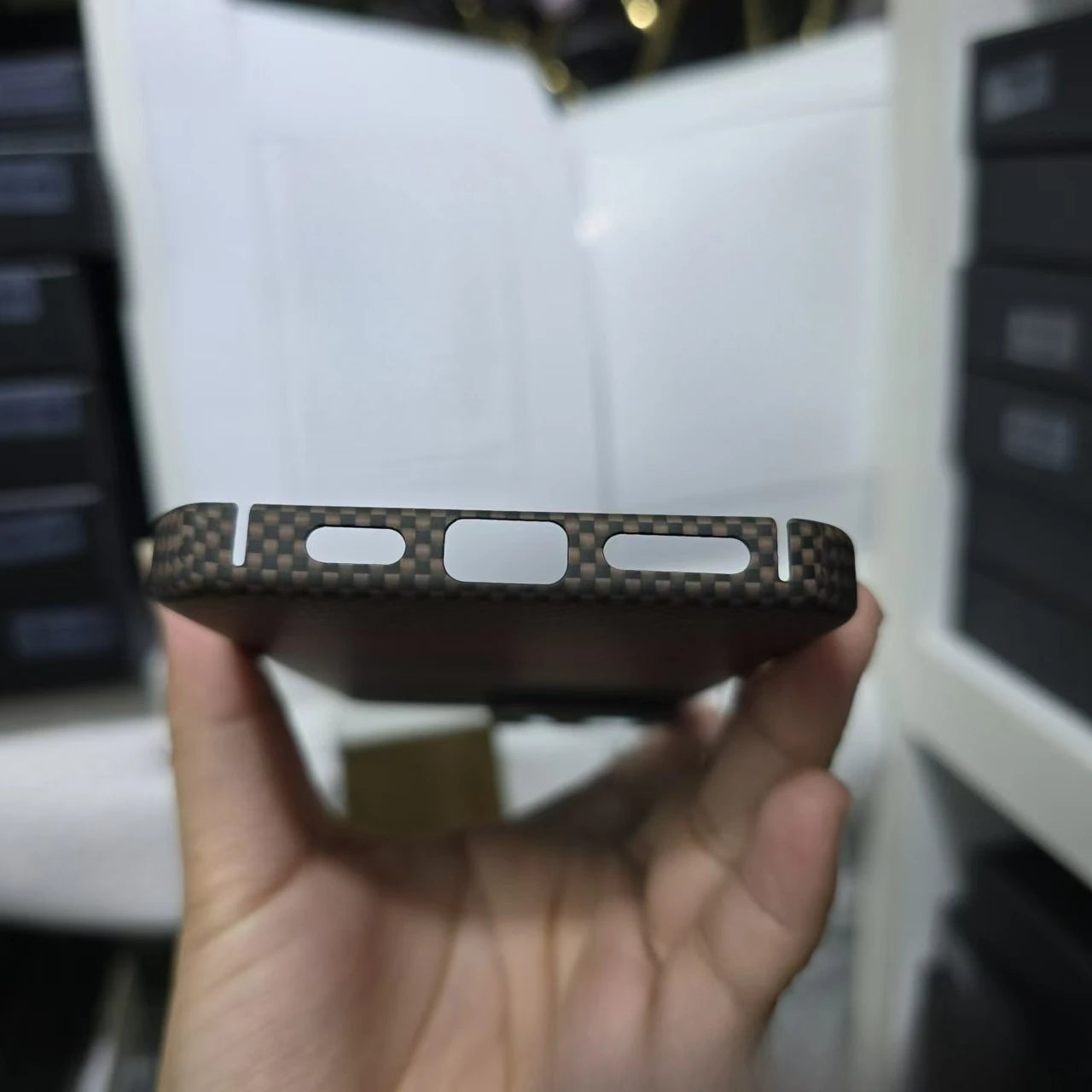 Kevlar Magnetic Phone Case for iPhone 15 and 16 Series | Slim Fit Tidesmit