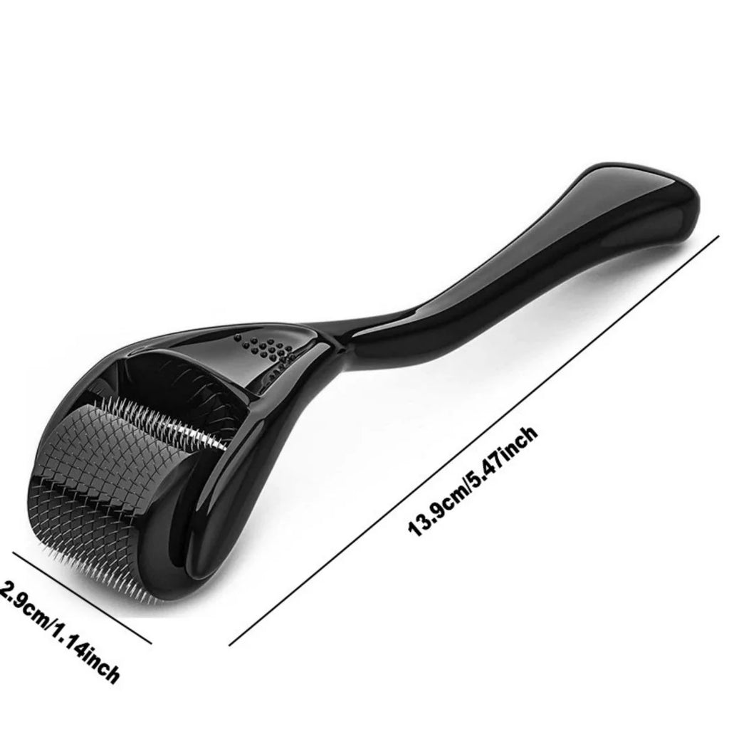 Black derma roller with a 540-needle drum, featuring labeled dimensions of 13.9cm length and 2.9cm width.