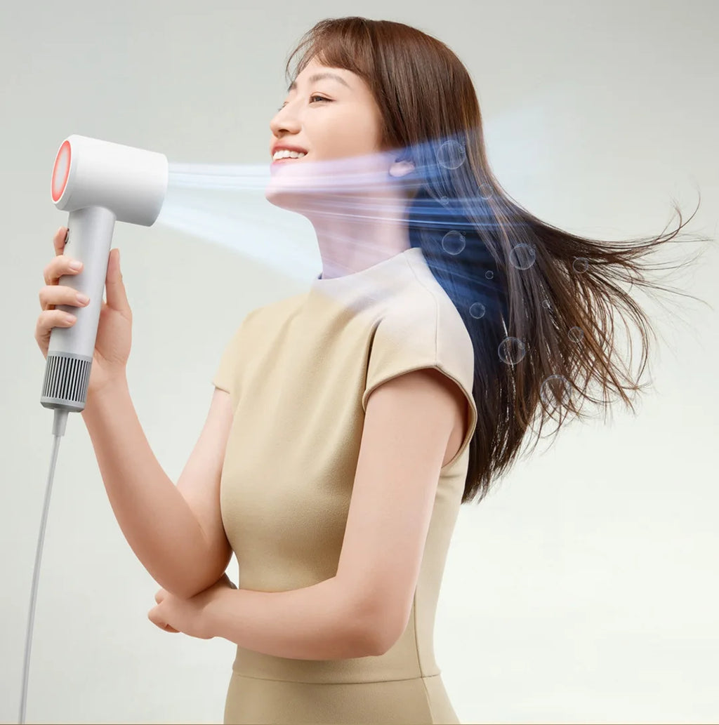 Xiaomi H501 SE high-speed white hair dryer, professional ionic blow dryer for fast, frizz-free salon hair drying.
