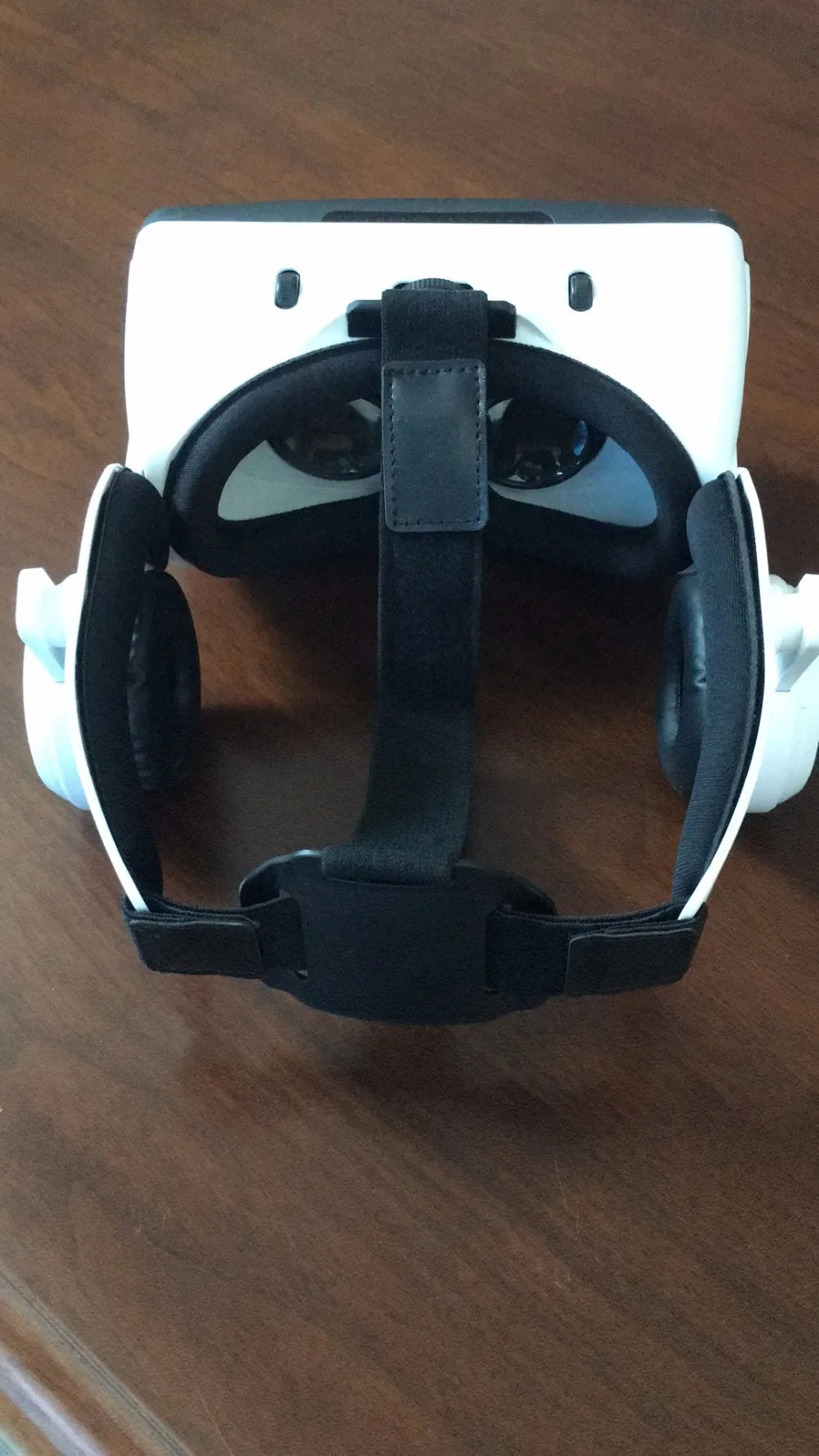 Tidesmit Smartphone VR Headset with Adjustable Lenses and Remote Control Tidesmit