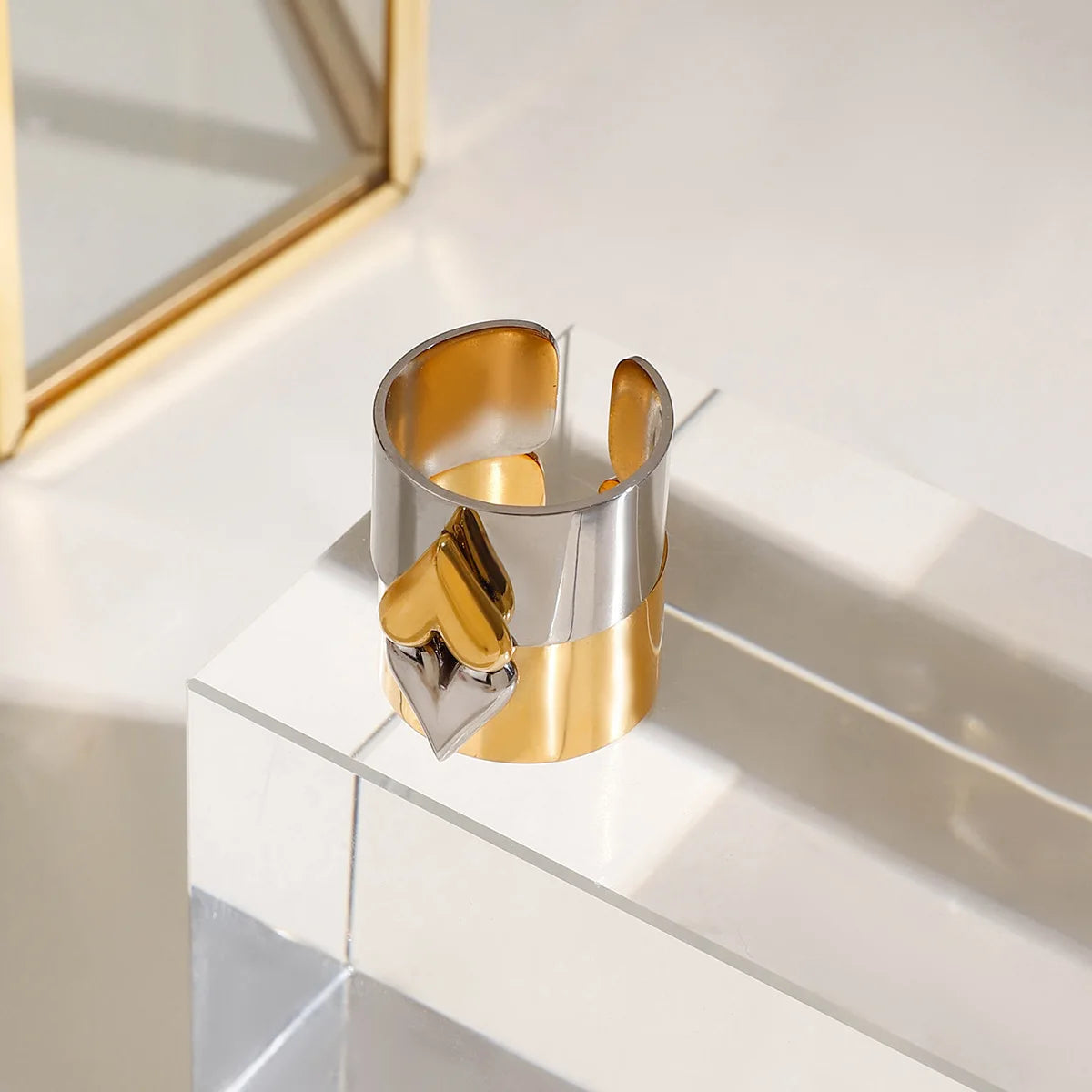European and American stainless steel gold and silver color-matched fashionable heart-shaped opening rings, personalized titaniu