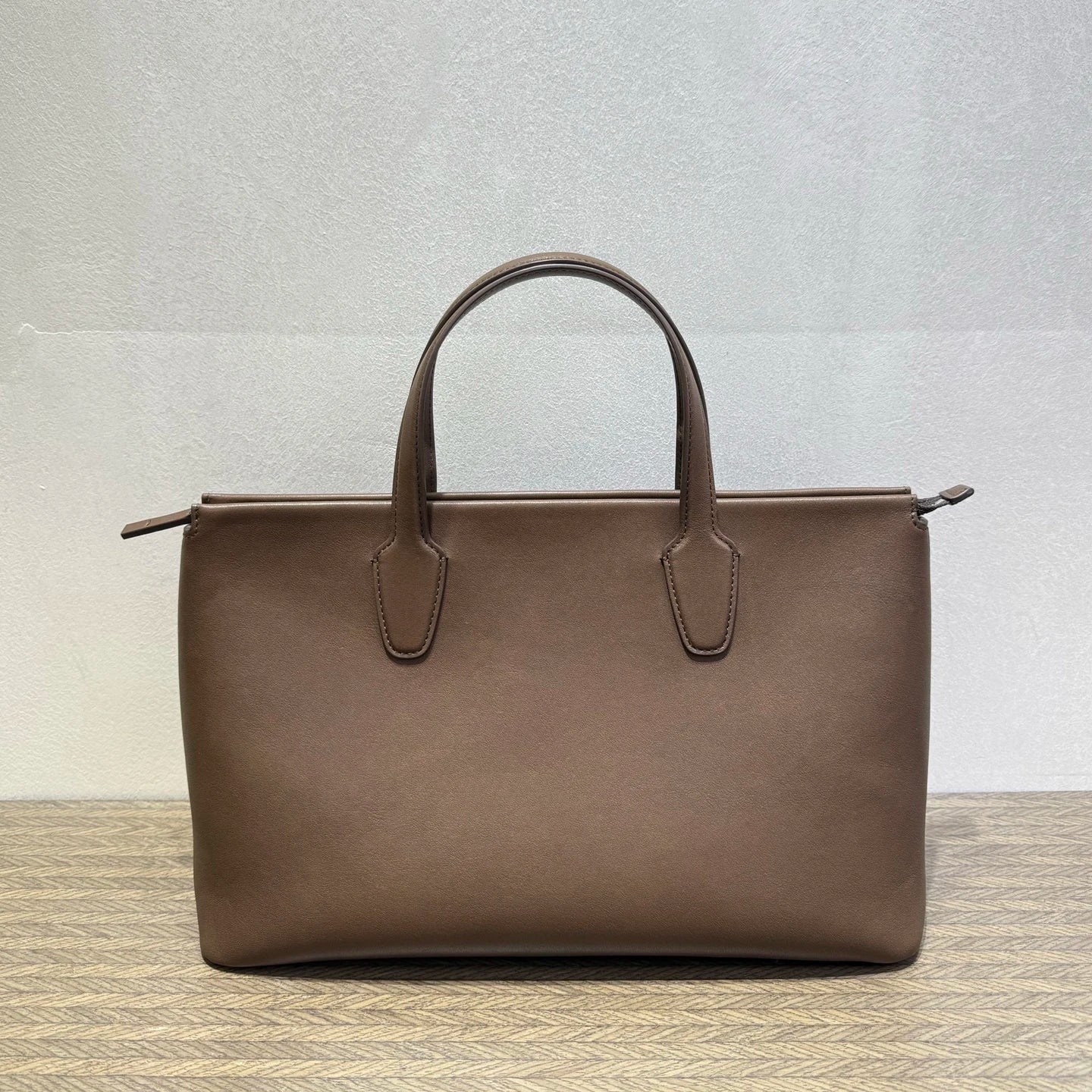Vintage Genuine Leather Handbag Women Sheepskin Lining Soft Retro Top Grain Cowhide  Water Absorbing Large Capacity Commuter